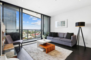 Chic 1-Bedroom Apartment with Pool and Gym